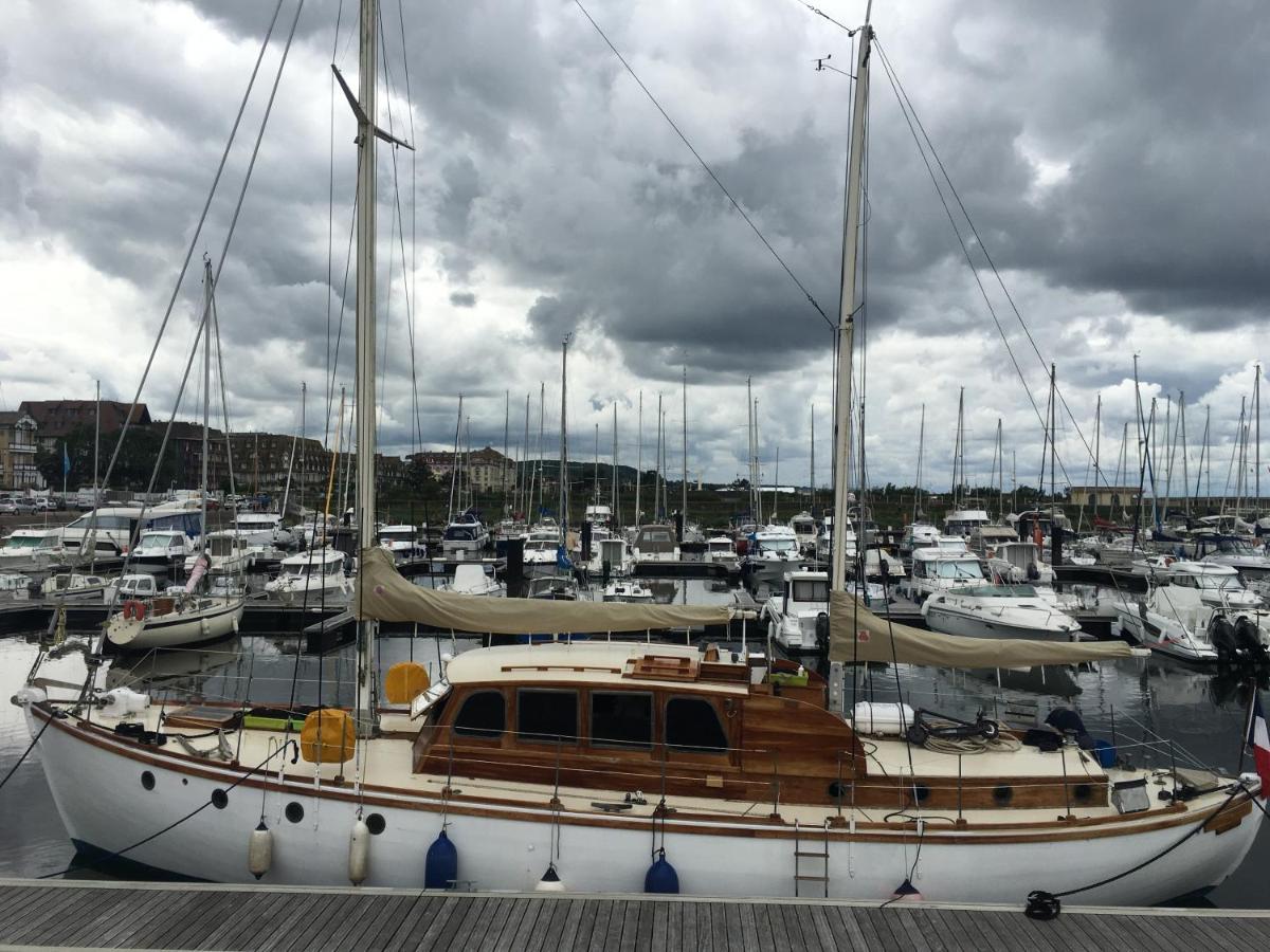 Port Deauville Yacht vintage Exterior foto